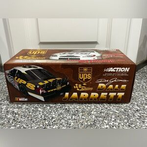 Dale Jarrett #88 UPS Racing 1:24 NASCAR Diecast Action UPS Employee Exclusive